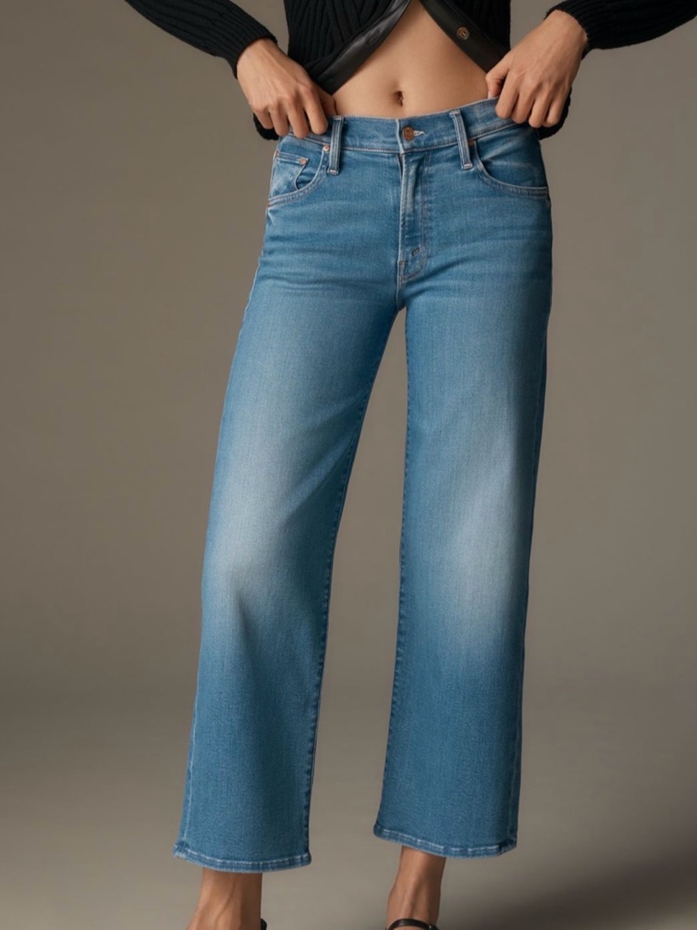 MOTHER The Rambler Zip Flood Jeans - Medium Blue